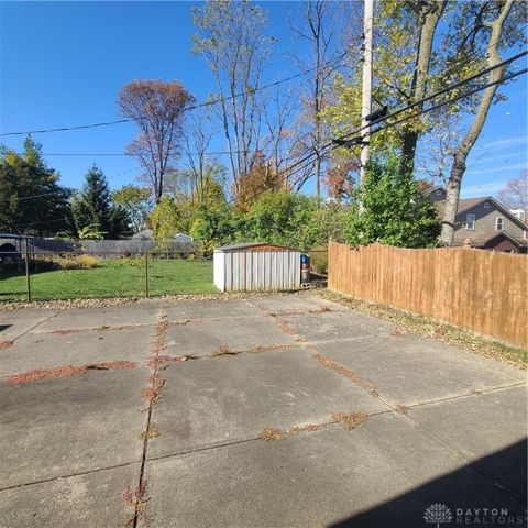 825 Brookfield Road, Dayton, OH 45429