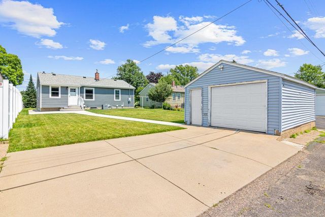 1692 Iowa Avenue E, Saint Paul, MN 55106