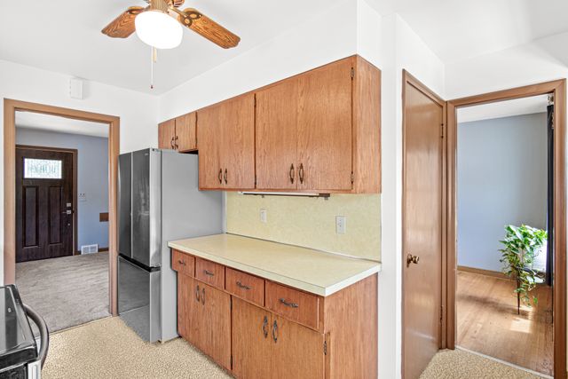 1692 Iowa Avenue E, Saint Paul, MN 55106