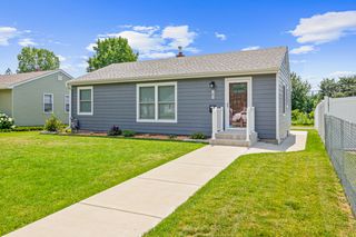 1692 Iowa Avenue E, Saint Paul, MN 55106