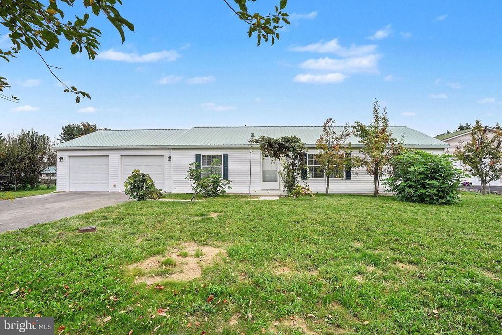 131 CAMELOT DRIVE, Chambersburg, PA 17202
