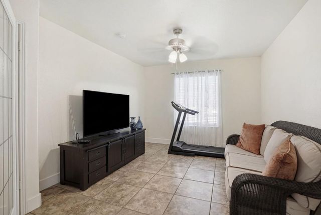 3227 Dewey, Fresno, CA 93722