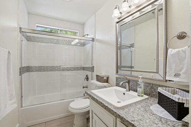 3227 Dewey, Fresno, CA 93722