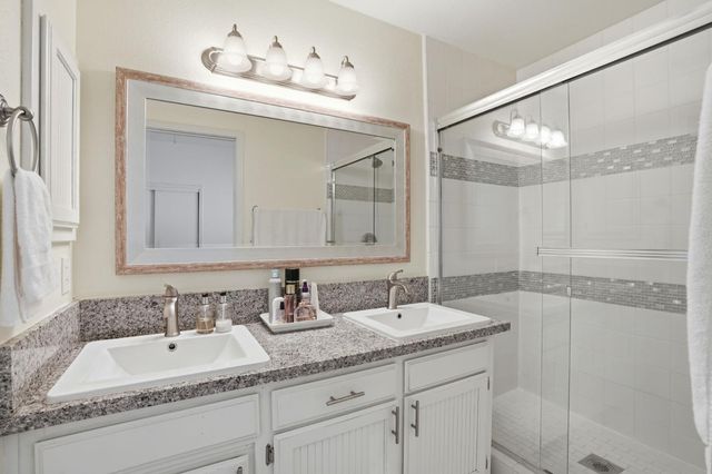 3227 Dewey, Fresno, CA 93722