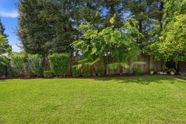 3227 Dewey, Fresno, CA 93722