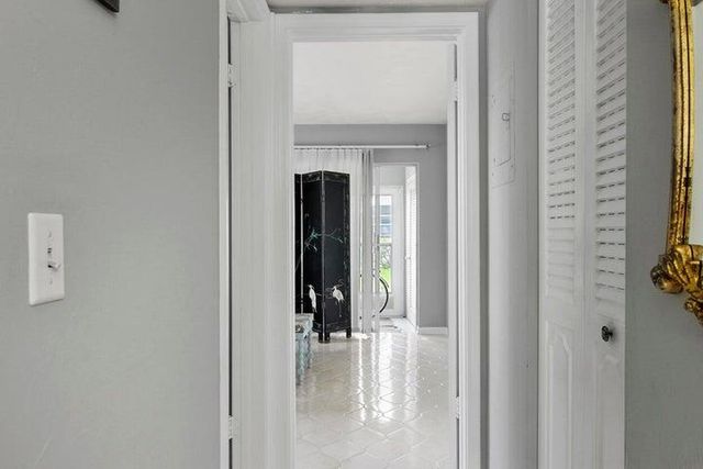 3000 Lake Osborne Drive 107, Lake Worth Beach, FL 33461