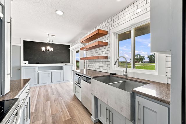 303 N Neely Street, Prairie City, IA 50228