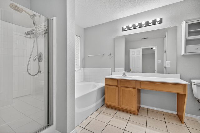 4717 Barnhill Lane, Fort Worth, TX 76135