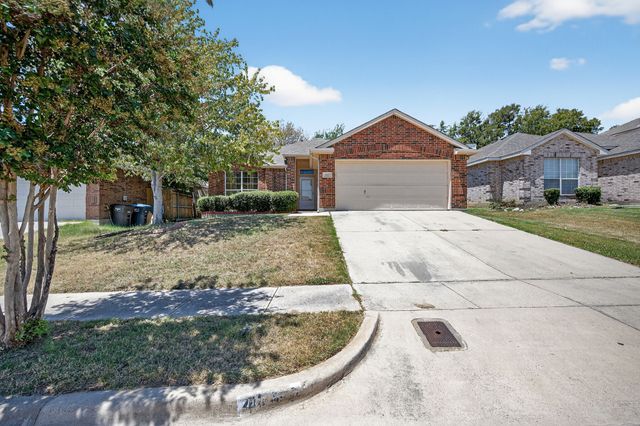 4717 Barnhill Lane, Fort Worth, TX 76135
