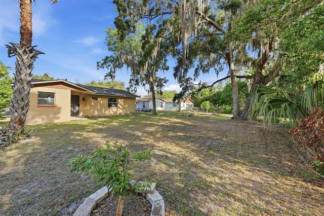 218 S EAST STREET, Leesburg, FL 34748