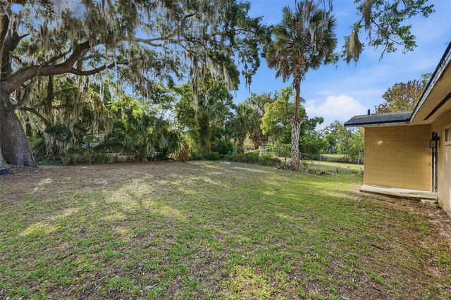 218 S EAST STREET, Leesburg, FL 34748