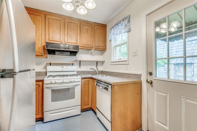 7015 Hammond Avenue, Dallas, TX 75223