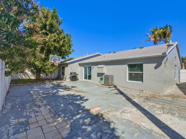 5928 Ithaca Circle W, Lake Worth, FL 33463