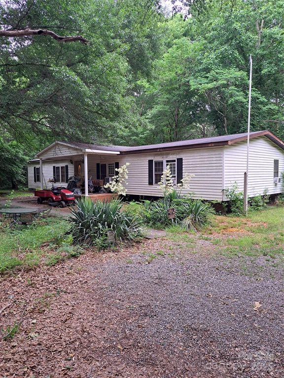 5023 Dogwood Lane, Stanley, NC 28164