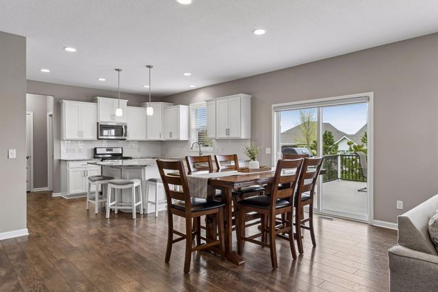 9120 Lighthouse Lane, Woodbury, MN 55129