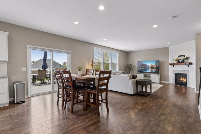 9120 Lighthouse Lane, Woodbury, MN 55129