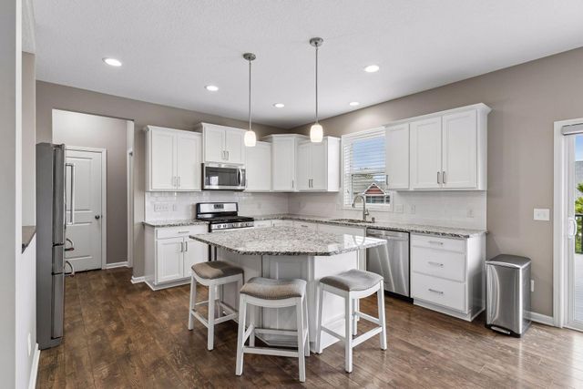 9120 Lighthouse Lane, Woodbury, MN 55129