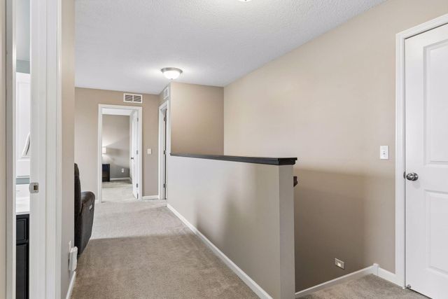 9120 Lighthouse Lane, Woodbury, MN 55129