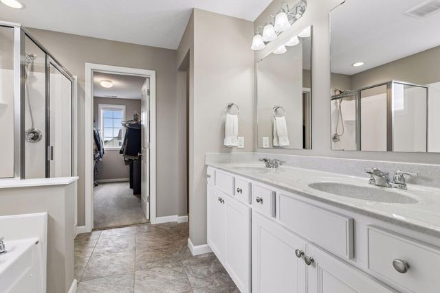 9120 Lighthouse Lane, Woodbury, MN 55129