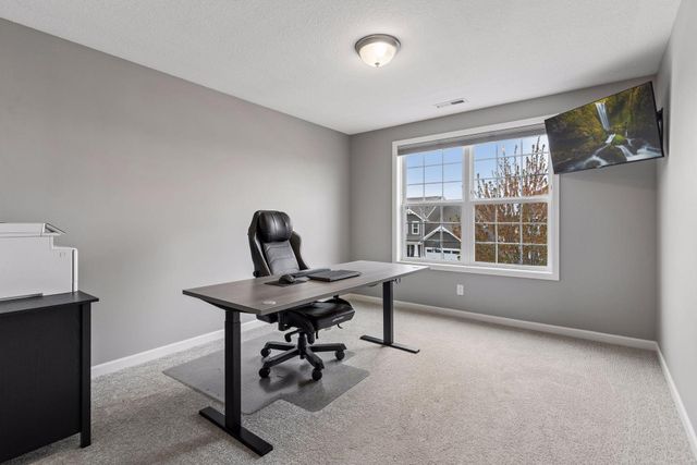 9120 Lighthouse Lane, Woodbury, MN 55129