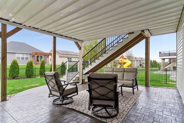 9120 Lighthouse Lane, Woodbury, MN 55129