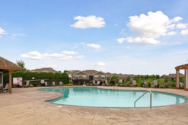 9120 Lighthouse Lane, Woodbury, MN 55129