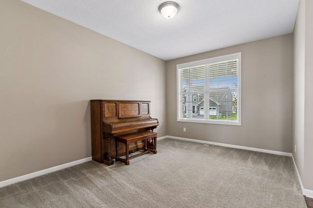 9120 Lighthouse Lane, Woodbury, MN 55129