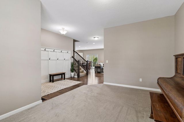 9120 Lighthouse Lane, Woodbury, MN 55129