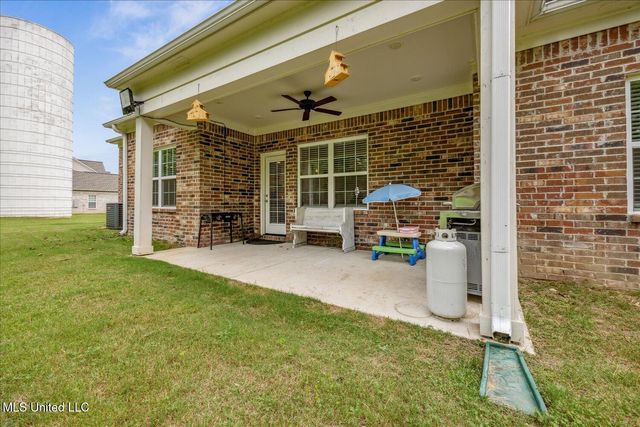 619 Centerline Roper Loop, Byhalia, MS 38611