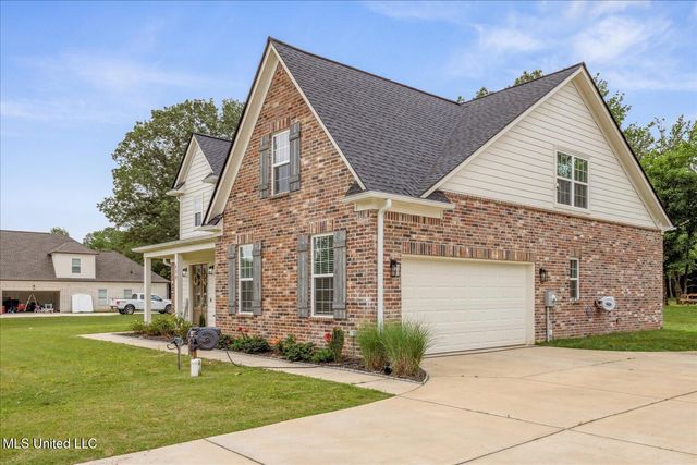 619 Centerline Roper Loop, Byhalia, MS 38611