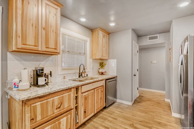 379 Pinewood, San Antonio, TX 78216