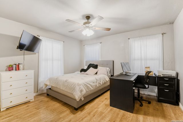 379 Pinewood, San Antonio, TX 78216