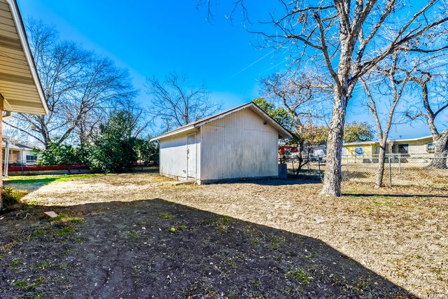 379 Pinewood, San Antonio, TX 78216
