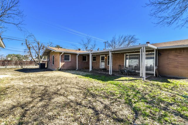 379 Pinewood, San Antonio, TX 78216