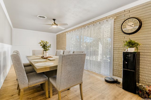 379 Pinewood, San Antonio, TX 78216