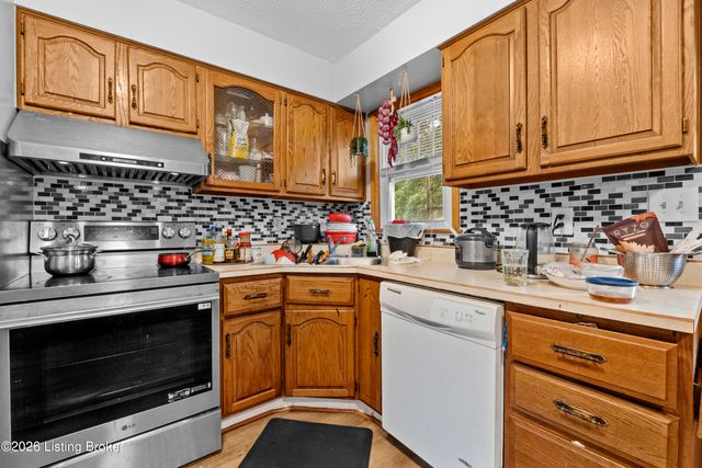 110 Alvina Way, Louisville, KY 40214