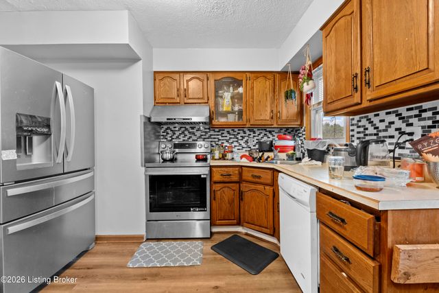 110 Alvina Way, Louisville, KY 40214
