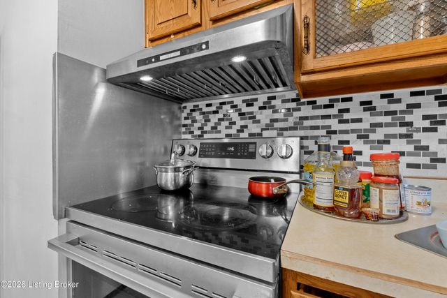 110 Alvina Way, Louisville, KY 40214