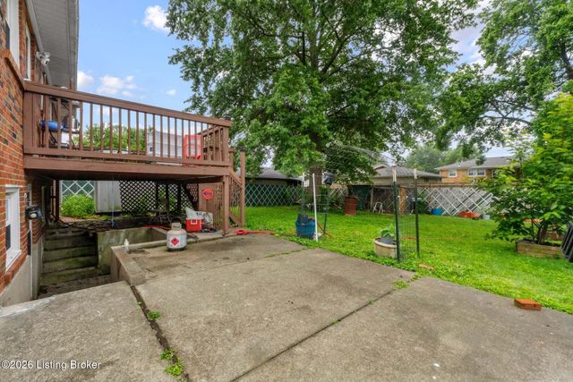110 Alvina Way, Louisville, KY 40214