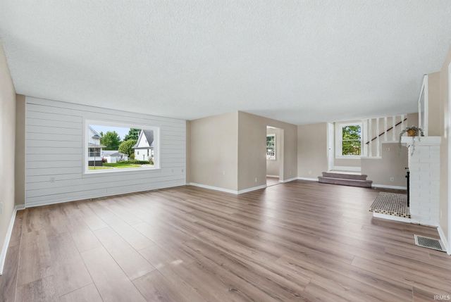 410 E 7th Street, Auburn, IN 46706