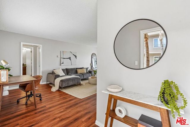 2002 4th Street 208, Santa Monica, CA 90405