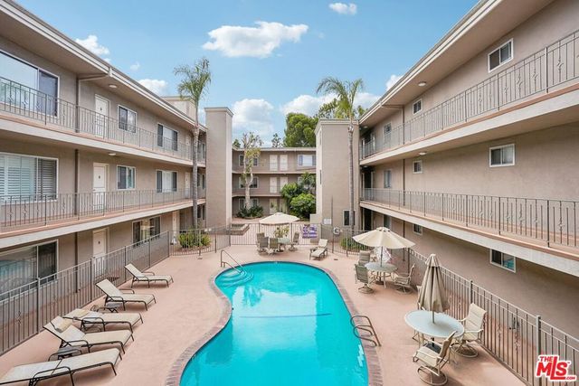 2002 4th Street 208, Santa Monica, CA 90405