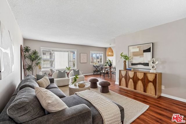 2002 4th Street 208, Santa Monica, CA 90405