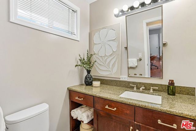 2002 4th Street 208, Santa Monica, CA 90405