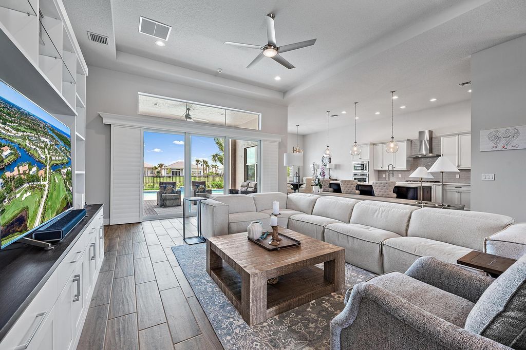 9985 Timber Creek Way, Palm Beach Gardens, FL 33412