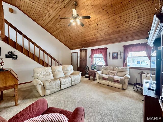 4250 Sunburst Drive, Hannibal, MO 63401