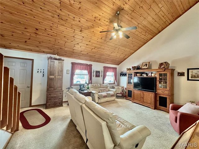 4250 Sunburst Drive, Hannibal, MO 63401