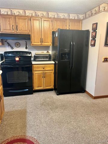 4250 Sunburst Drive, Hannibal, MO 63401