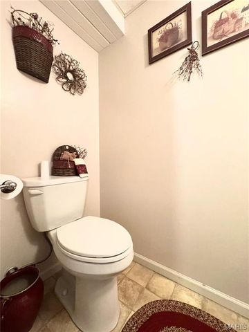 4250 Sunburst Drive, Hannibal, MO 63401