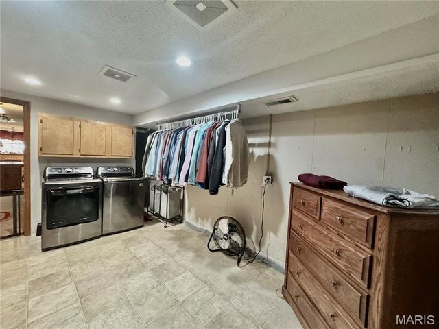 4250 Sunburst Drive, Hannibal, MO 63401